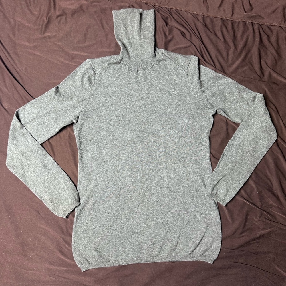 GAP Gray Turtleneck Women's Sweater